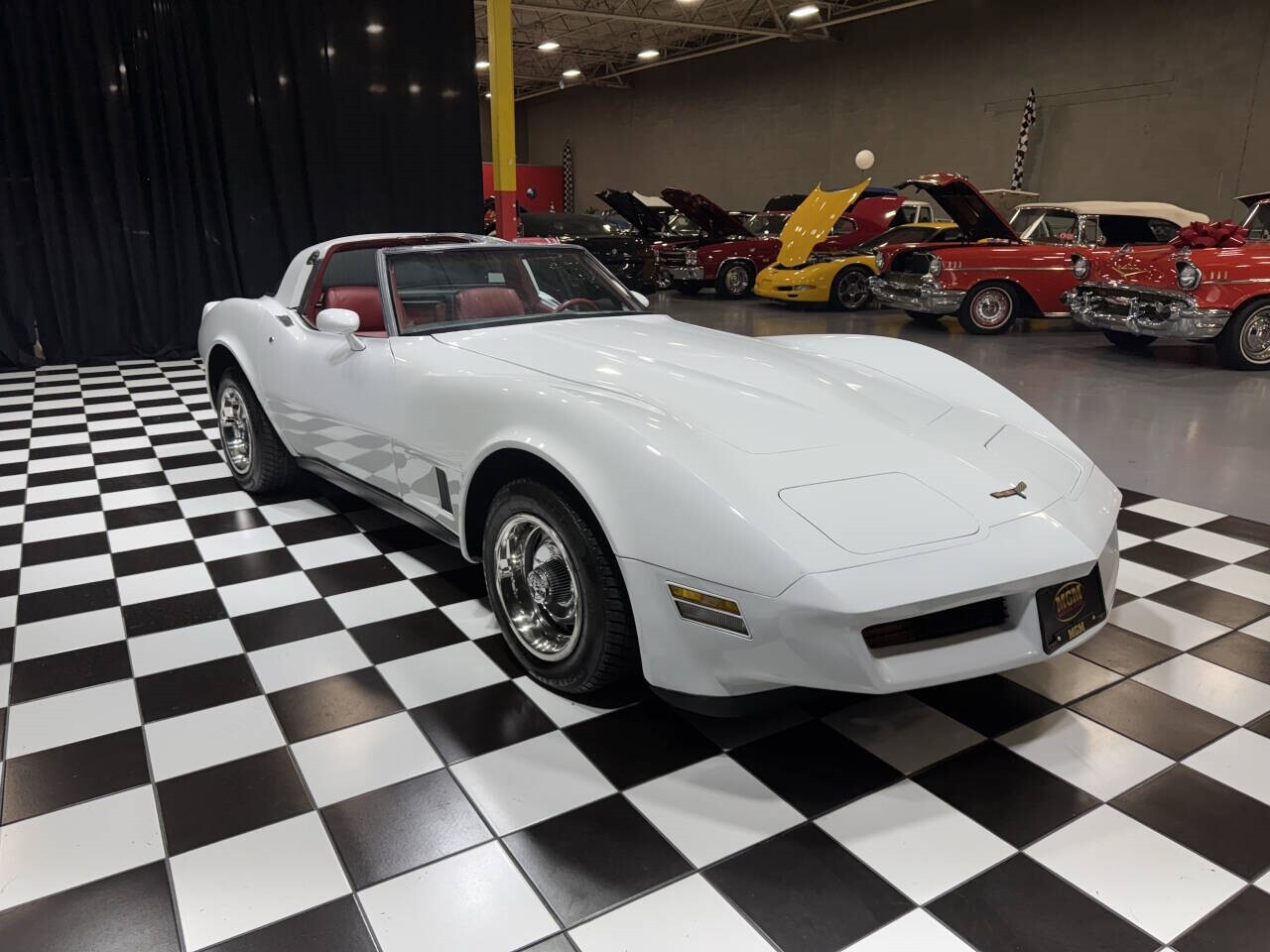 Chevrolet-Corvette-1981-Coupe-14