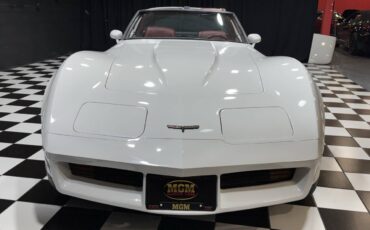 Chevrolet-Corvette-1981-Coupe-15