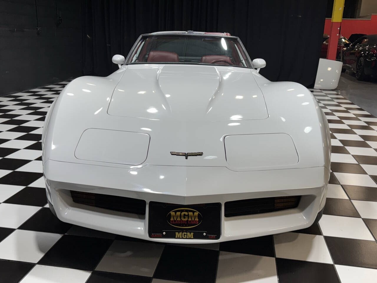Chevrolet-Corvette-1981-Coupe-15