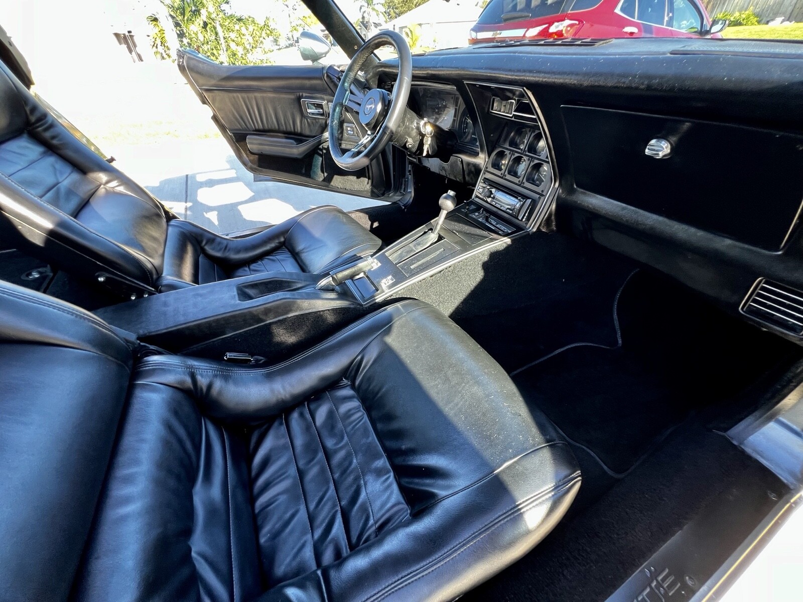 Chevrolet-Corvette-1981-Coupe-17