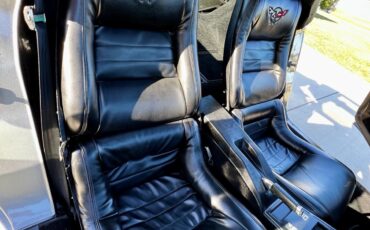 Chevrolet-Corvette-1981-Coupe-18