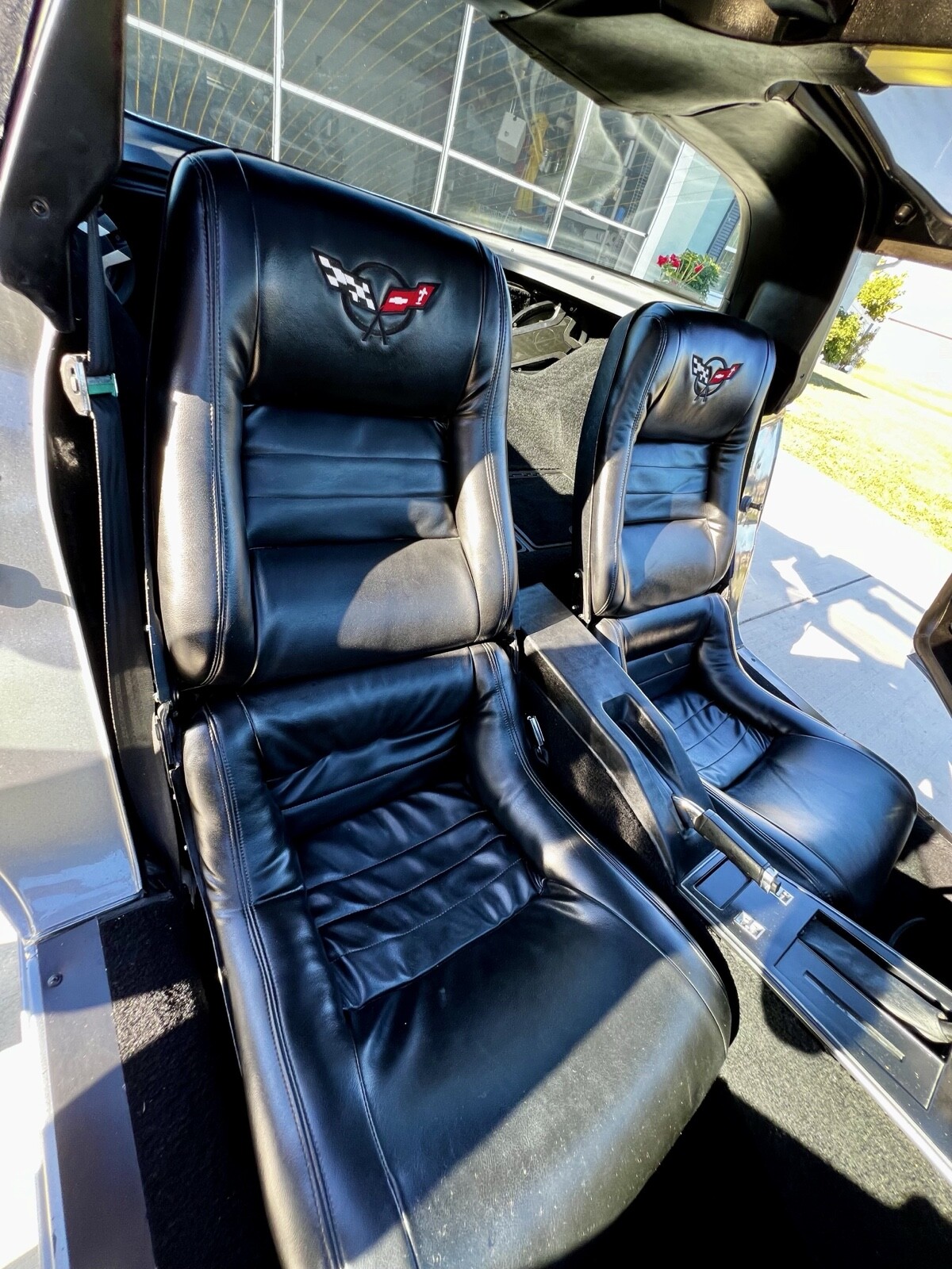 Chevrolet-Corvette-1981-Coupe-18