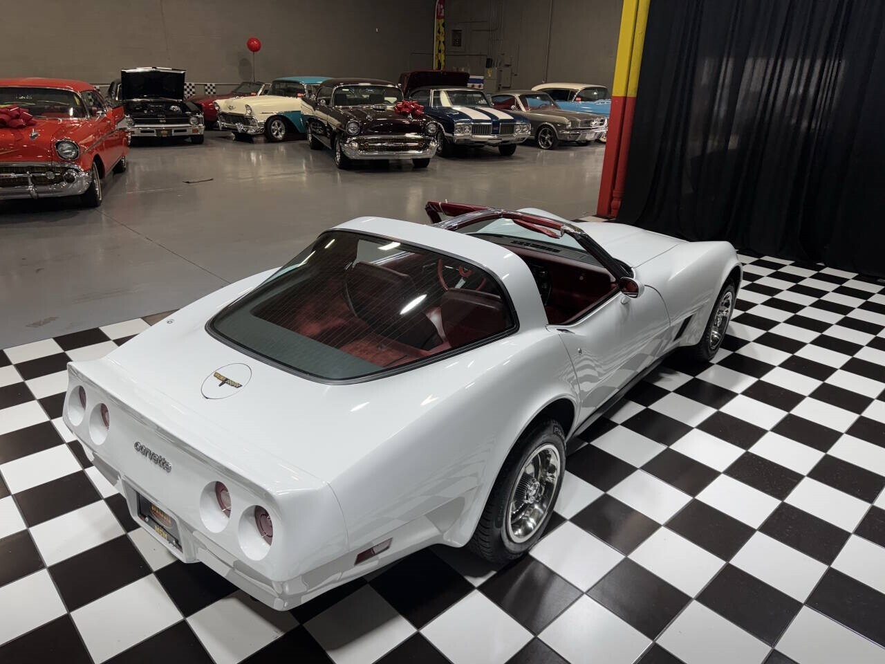 Chevrolet-Corvette-1981-Coupe-18