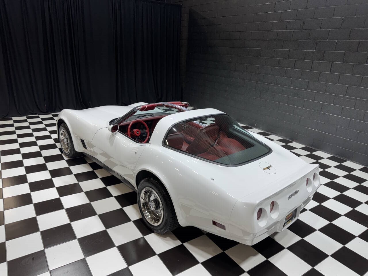 Chevrolet-Corvette-1981-Coupe-20