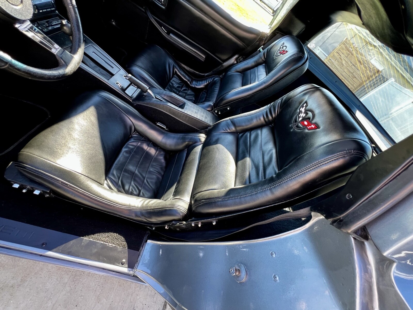 Chevrolet-Corvette-1981-Coupe-21