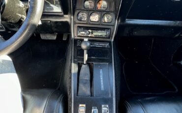 Chevrolet-Corvette-1981-Coupe-23