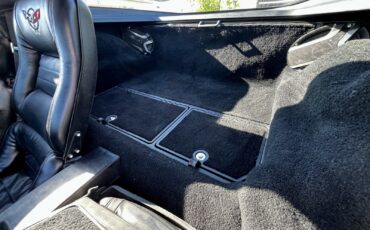 Chevrolet-Corvette-1981-Coupe-25