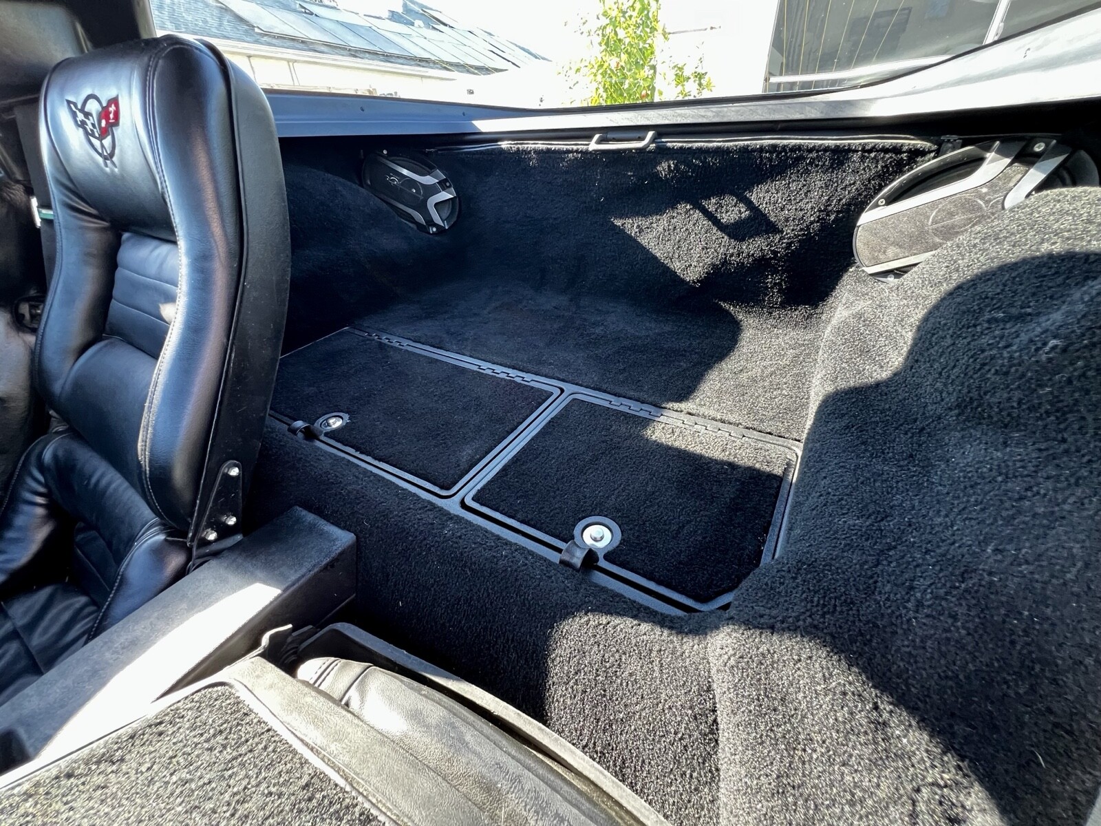 Chevrolet-Corvette-1981-Coupe-25