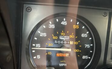 Chevrolet-Corvette-1981-Coupe-25