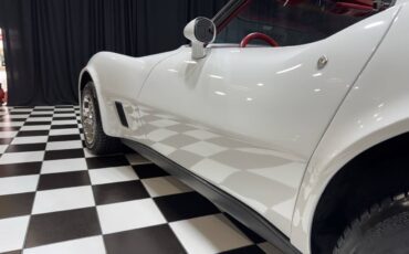 Chevrolet-Corvette-1981-Coupe-28