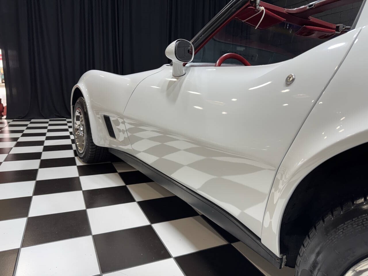 Chevrolet-Corvette-1981-Coupe-28