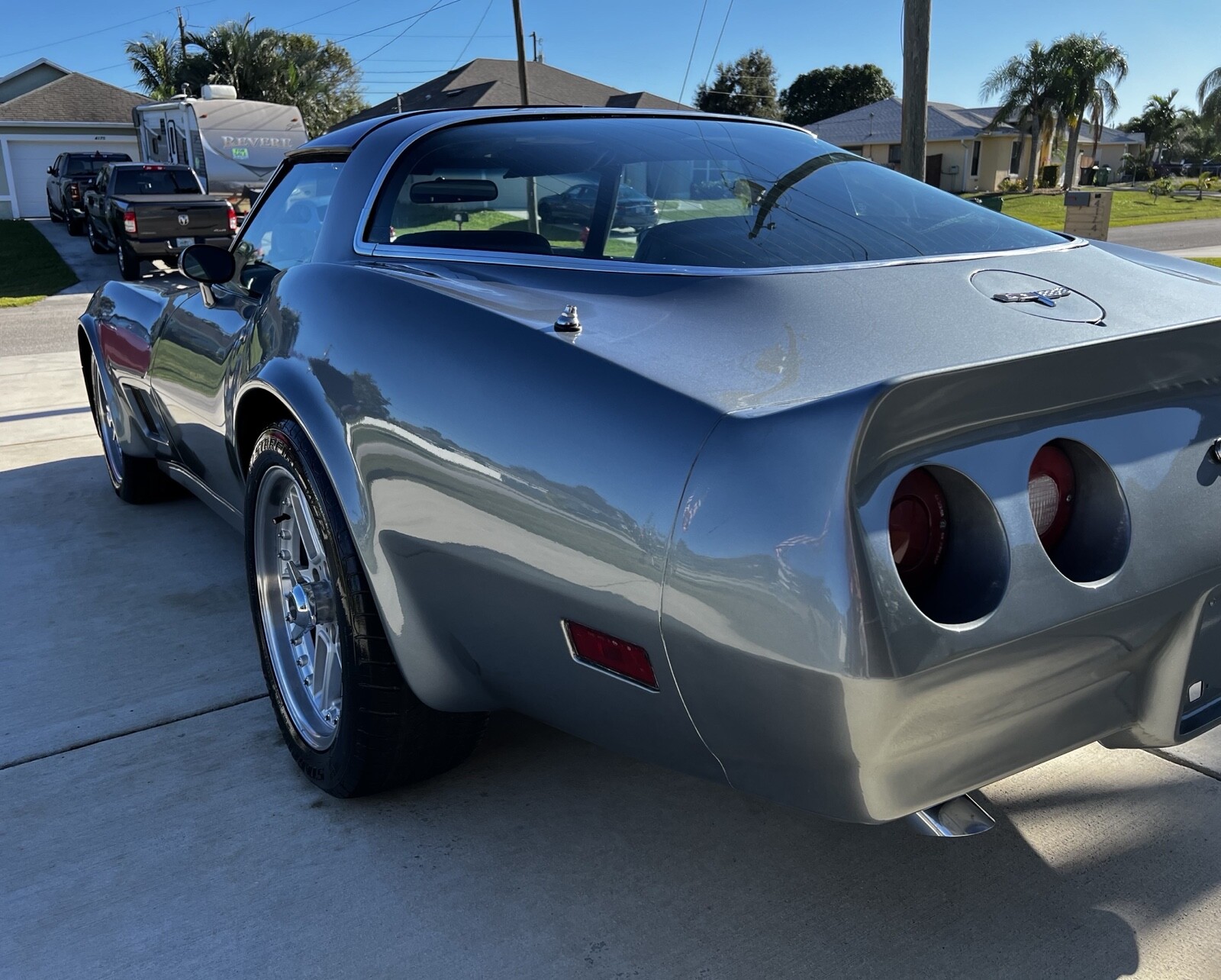 Chevrolet-Corvette-1981-Coupe-3
