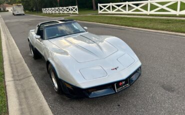 Chevrolet-Corvette-1981-Coupe-3