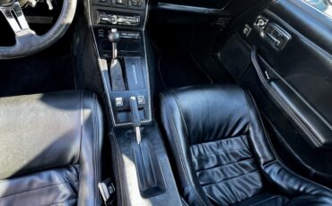 Chevrolet-Corvette-1981-Coupe-31