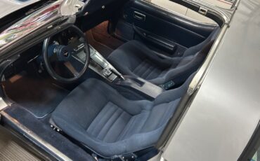 Chevrolet-Corvette-1981-Coupe-32