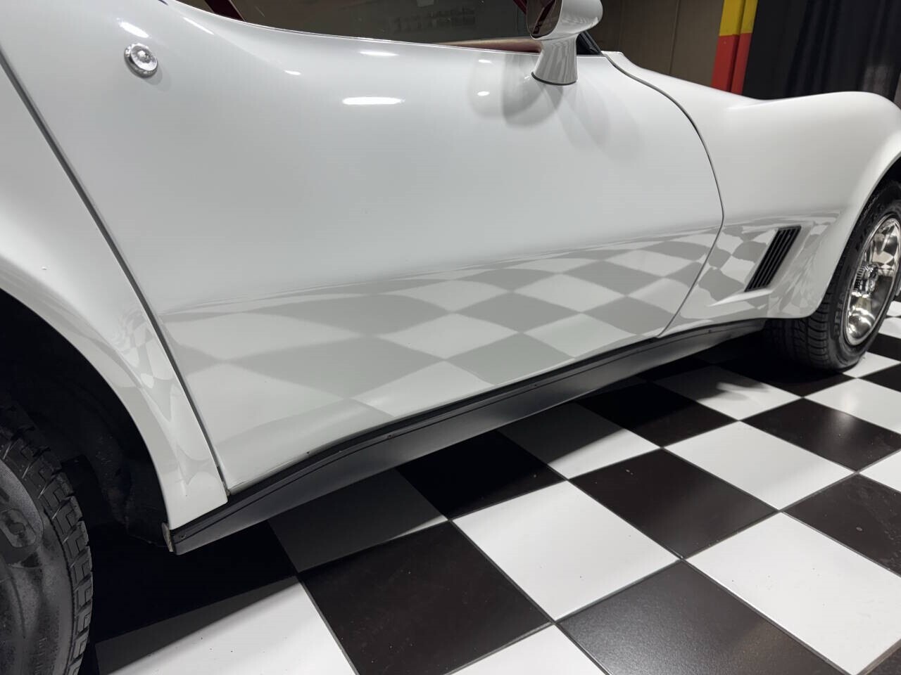 Chevrolet-Corvette-1981-Coupe-34