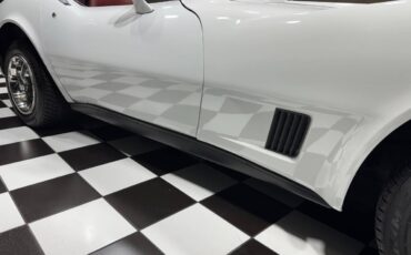 Chevrolet-Corvette-1981-Coupe-36