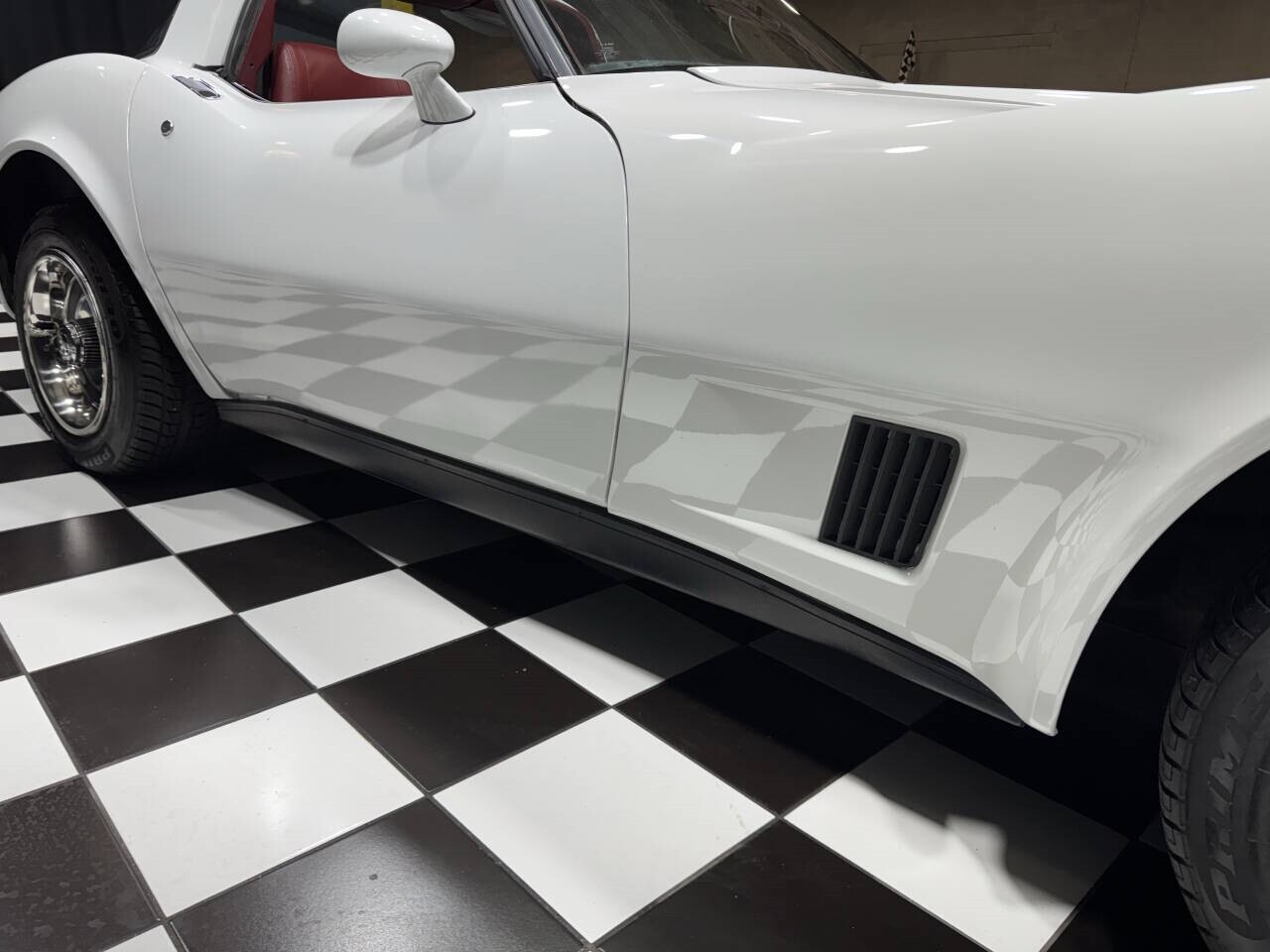 Chevrolet-Corvette-1981-Coupe-36