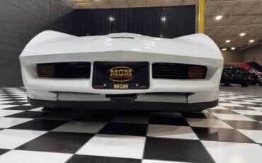 Chevrolet-Corvette-1981-Coupe-39