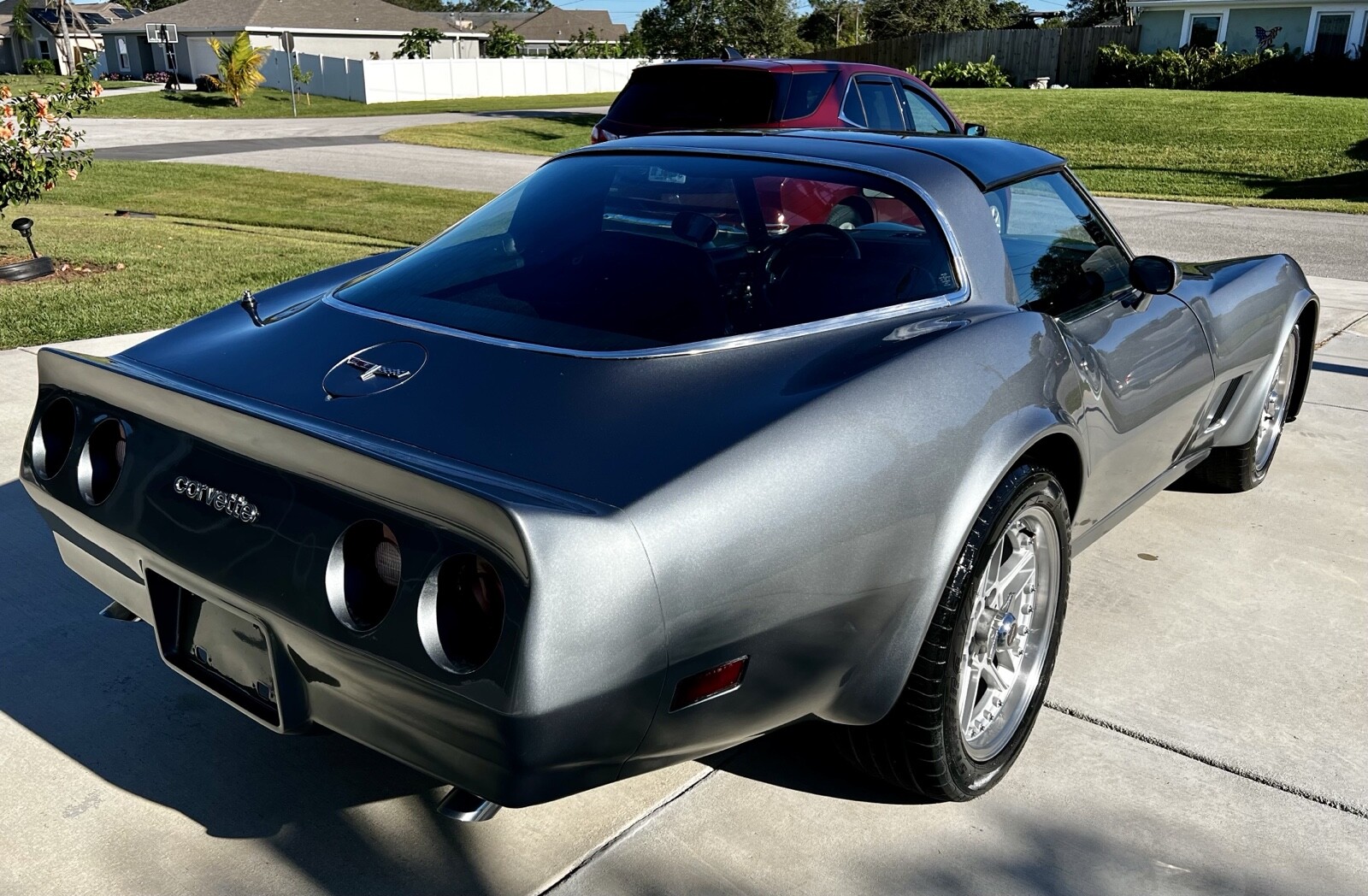 Chevrolet-Corvette-1981-Coupe-4
