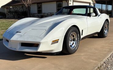 Chevrolet-Corvette-1981-Coupe