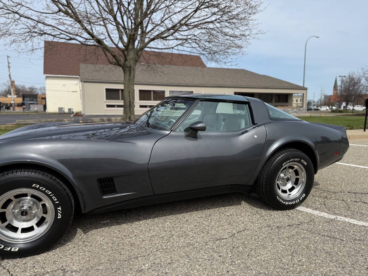 Chevrolet-Corvette-1981-Coupe-6