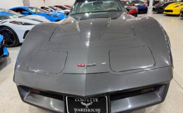 Chevrolet-Corvette-1981-Coupe-6