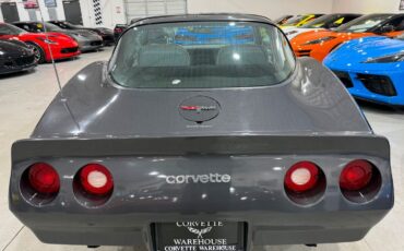 Chevrolet-Corvette-1981-Coupe-7