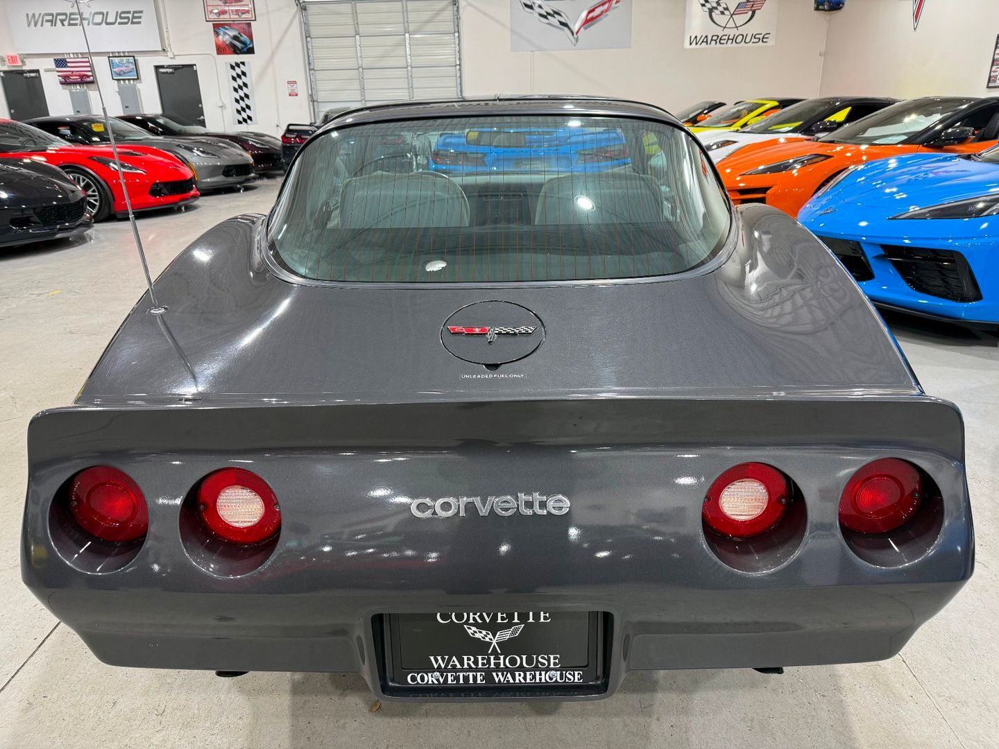 Chevrolet-Corvette-1981-Coupe-7