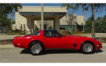 Chevrolet-Corvette-1981-T-TOPD-1