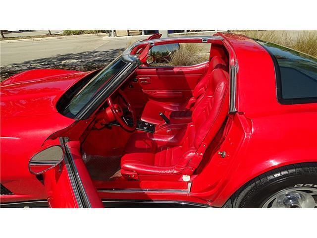 Chevrolet-Corvette-1981-T-TOPD-11