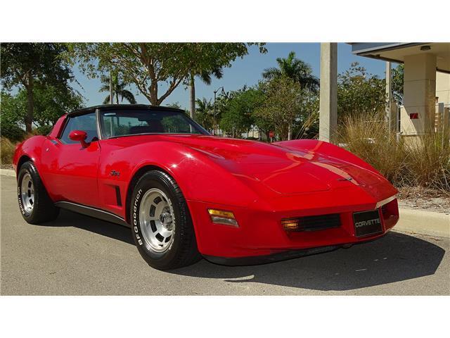 Chevrolet-Corvette-1981-T-TOPD-6