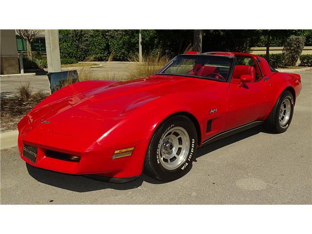 Chevrolet-Corvette-1981-T-TOPD-7