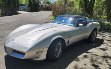 Chevrolet-Corvette-1982-5