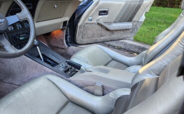 Chevrolet-Corvette-1982-9