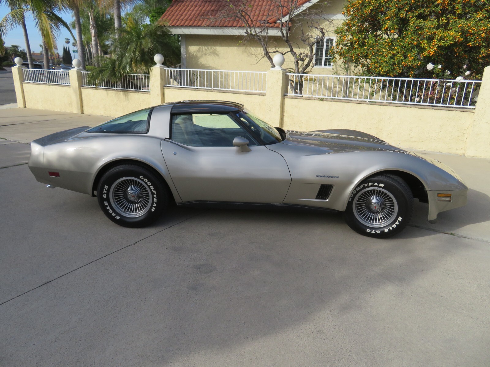 Chevrolet Corvette 1982 Coupe