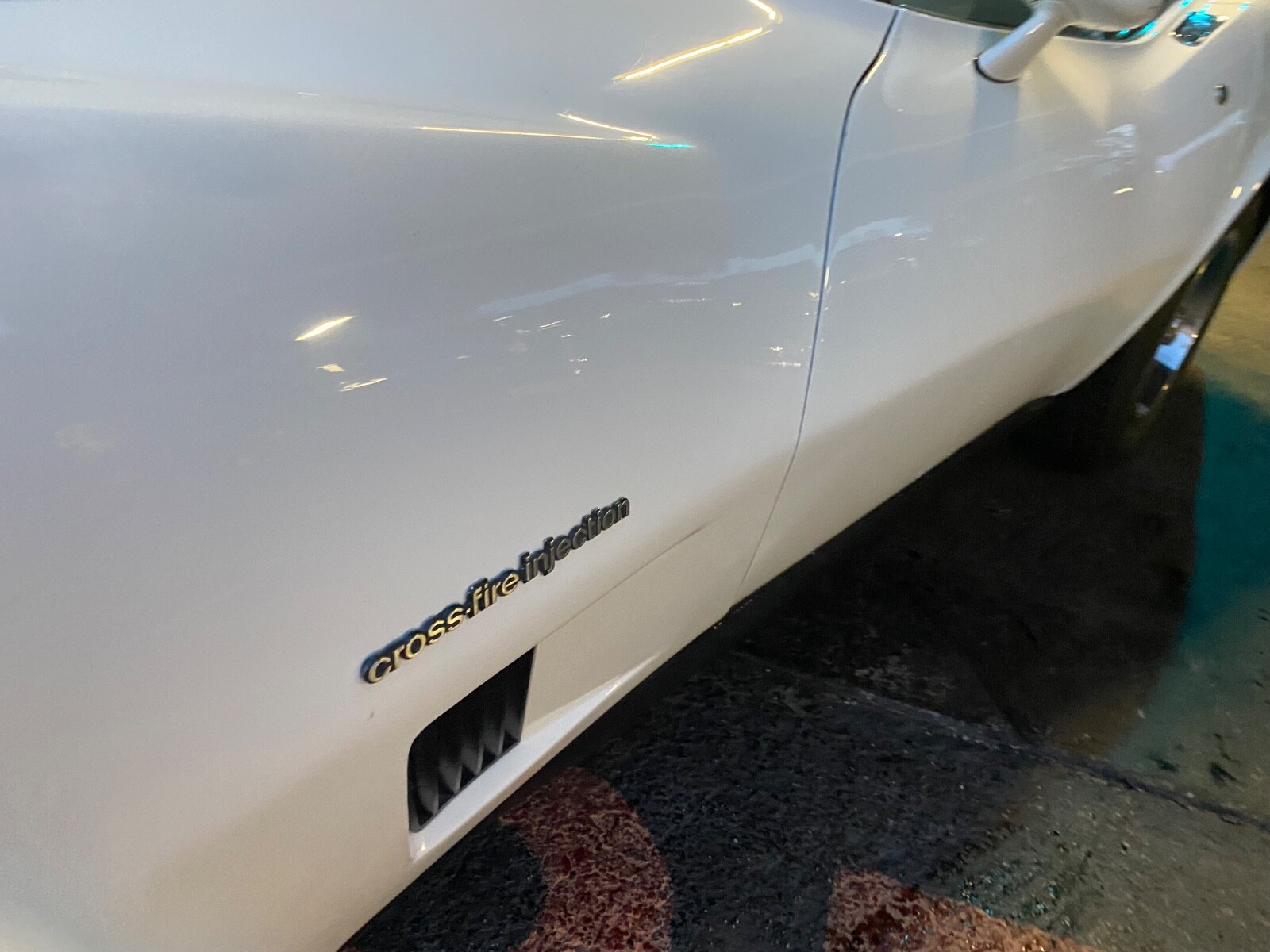 Chevrolet-Corvette-1982-Coupe-6