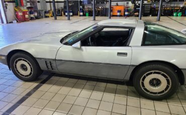 Chevrolet-Corvette-1984-1