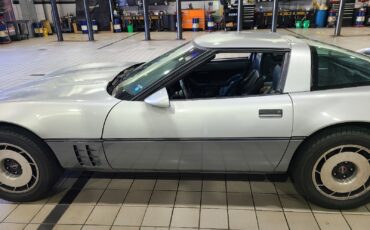 Chevrolet-Corvette-1984-2
