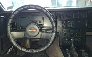 Chevrolet-Corvette-1984-5