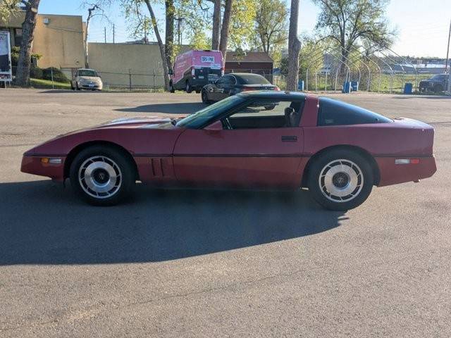 Chevrolet-Corvette-1984-red-13