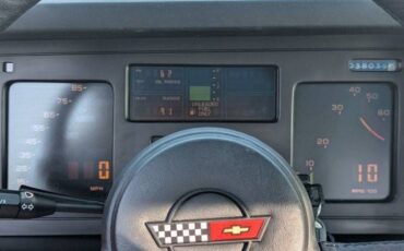 Chevrolet-Corvette-1984-red-14