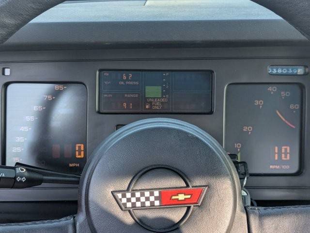 Chevrolet-Corvette-1984-red-14