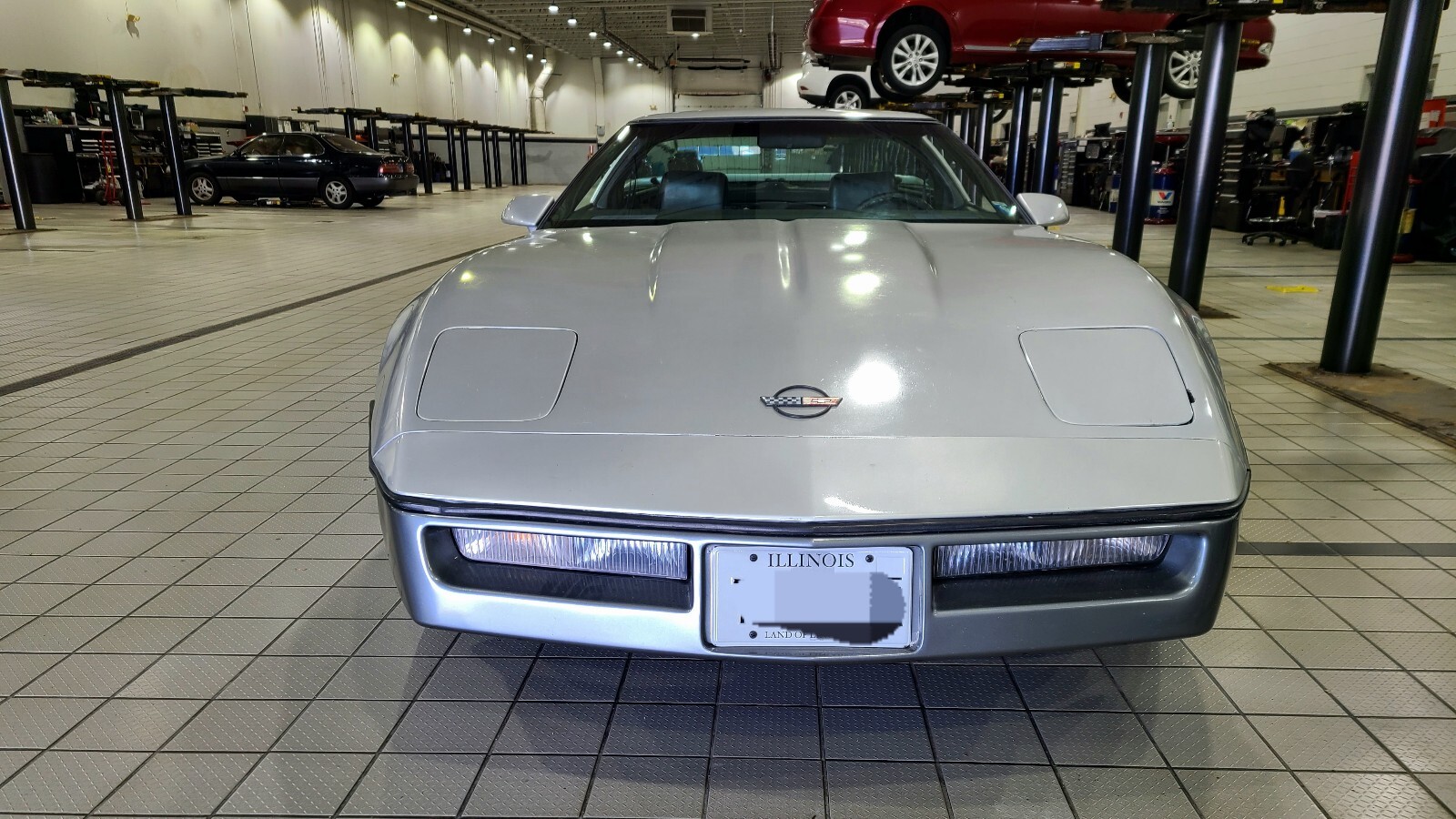 Chevrolet-Corvette-1984