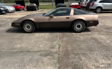 Chevrolet-Corvette-1985-Coupe-15
