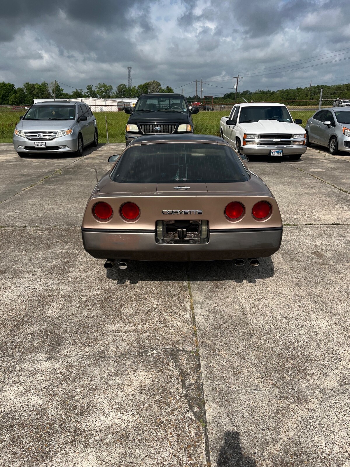 Chevrolet-Corvette-1985-Coupe-2