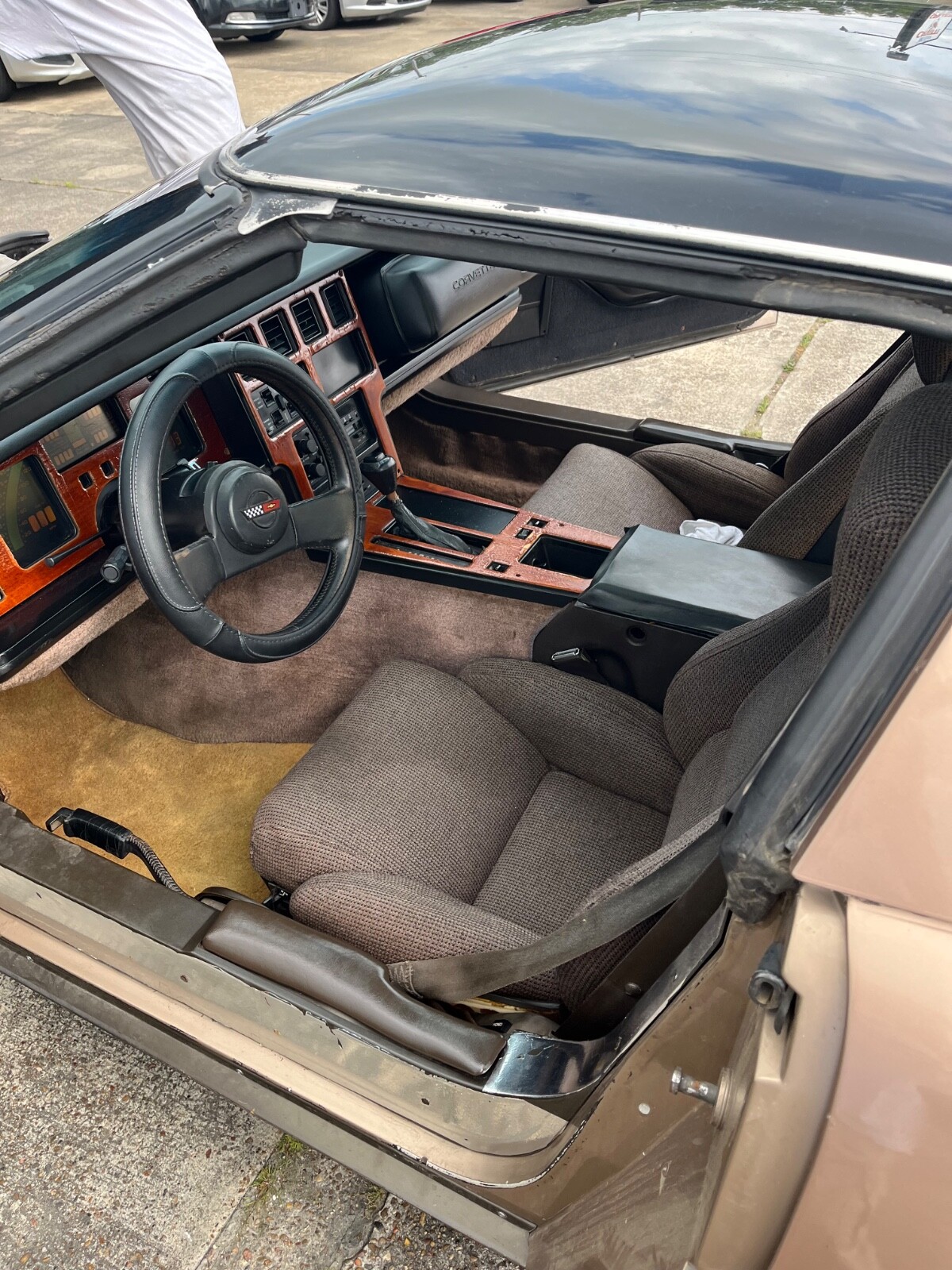 Chevrolet-Corvette-1985-Coupe-4