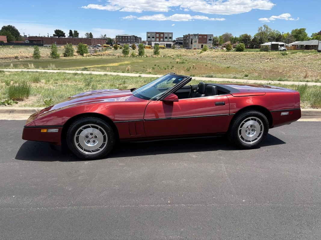 Chevrolet-Corvette-1986-11