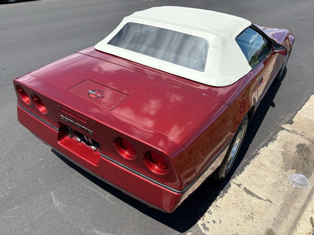 Chevrolet-Corvette-1986-13