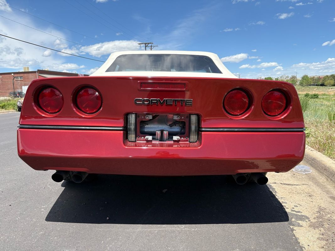 Chevrolet-Corvette-1986-14